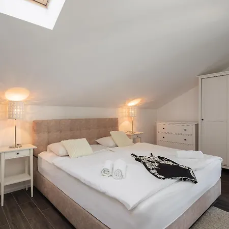Jolara With Heated Pool Daire Mimice