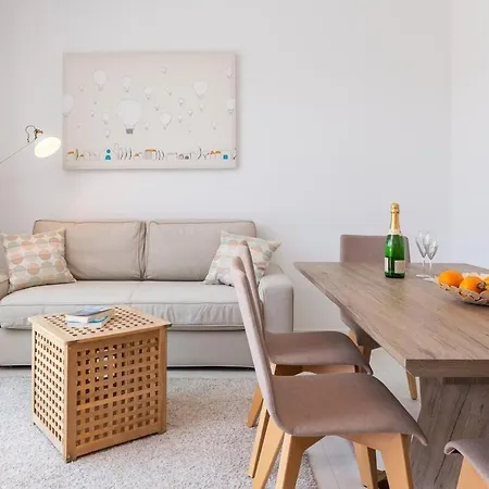 Jolara With Heated Pool Daire