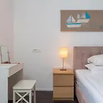 Jolara With Heated Pool Apartamento *