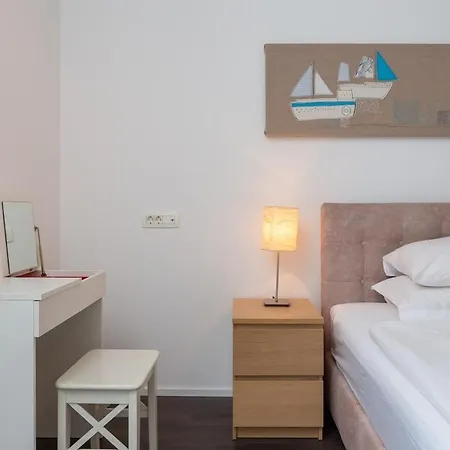 Jolara With Heated Pool Apartamento *