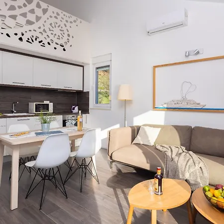 Apartamento Jolara With Heated Pool