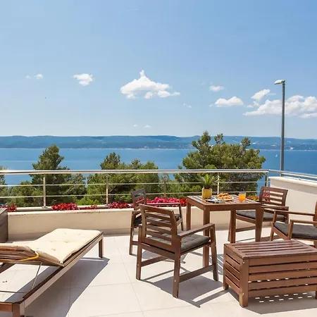 Jolara With Heated Pool Апартаменты *