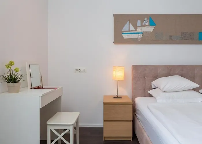 Jolara With Heated Pool Appartement *